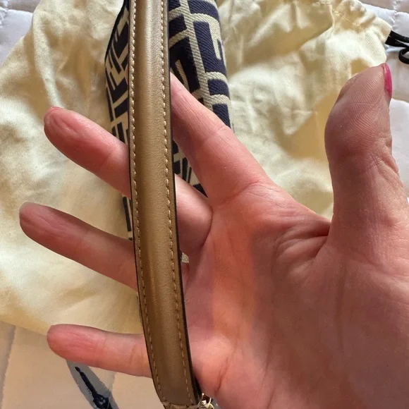 Fendi Baguette Blue and White Crossbody Bag with Iconic Monogram - Picture 7 of 12